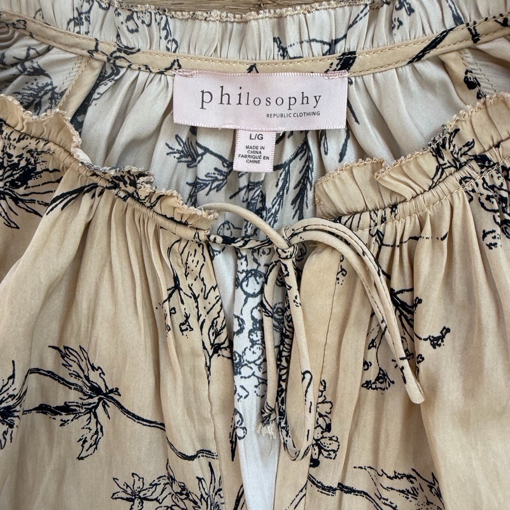 Philosophy Floral Print Ruffle Sleeve flowy Beige Top - Picture 2 of 5